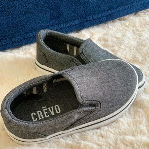 Size 6 Toddler Boys Crevo slip on shoes